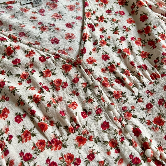 American Eagle Floral Button Top - Picture 3 of 6